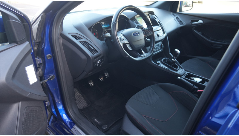 Ford Focus WAGON 1.5TDCI ST-Line - صغيرة, ميكروباص: صور 5 Ford Focus WAGON 1.5TDCI ST-Line - صغيرة, ميكروباص: صور 5