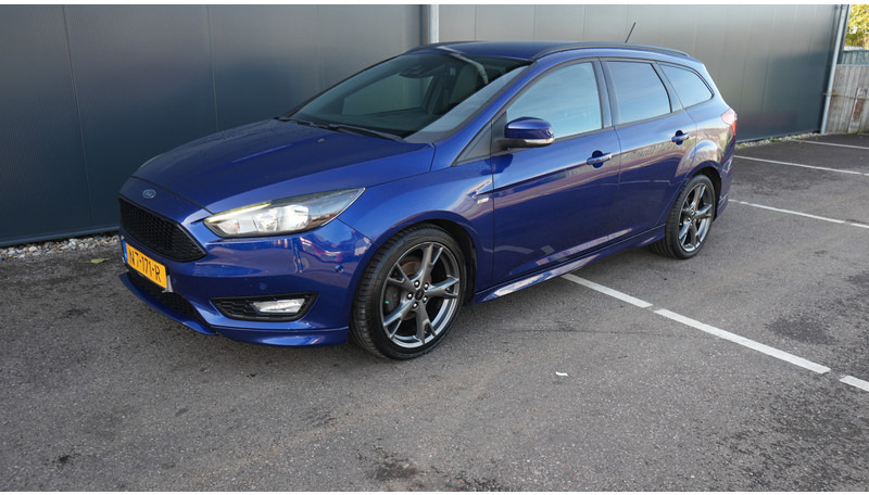 Ford Focus WAGON 1.5TDCI ST-Line - صغيرة, ميكروباص: صور 3 Ford Focus WAGON 1.5TDCI ST-Line - صغيرة, ميكروباص: صور 3