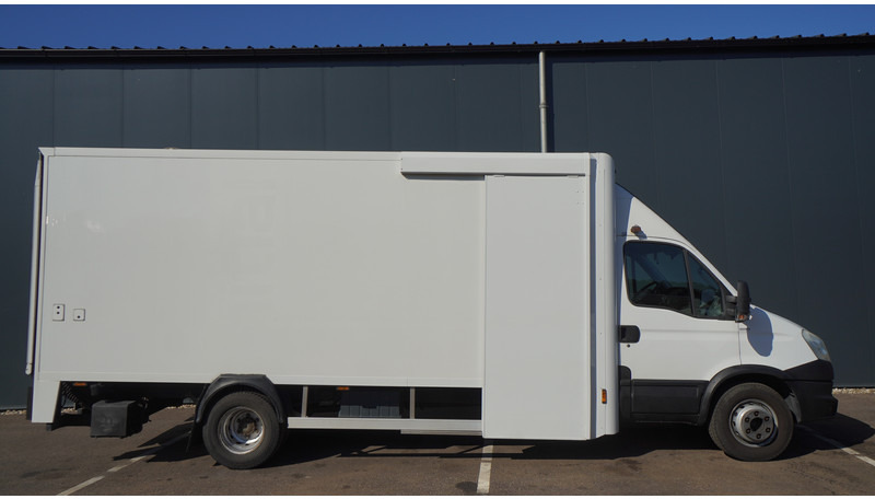 Iveco DAILY 70C17 CLOSED BOX 185.500KM - بصندوق مغلق شاحنة: صور 2 Iveco DAILY 70C17 CLOSED BOX 185.500KM - بصندوق مغلق شاحنة: صور 2