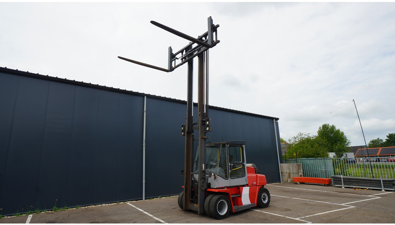Kalmar DCE 70-6 HE 7 TONS FORKLIFT - آلات البناء: صور 2 Kalmar DCE 70-6 HE 7 TONS FORKLIFT - آلات البناء: صور 2