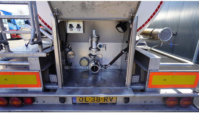 Magyar 3 AXLE FOOD TANK TRAILER 41.410LTR - نصف مقطورة صهريج: صور 4 Magyar 3 AXLE FOOD TANK TRAILER 41.410LTR - نصف مقطورة صهريج: صور 4