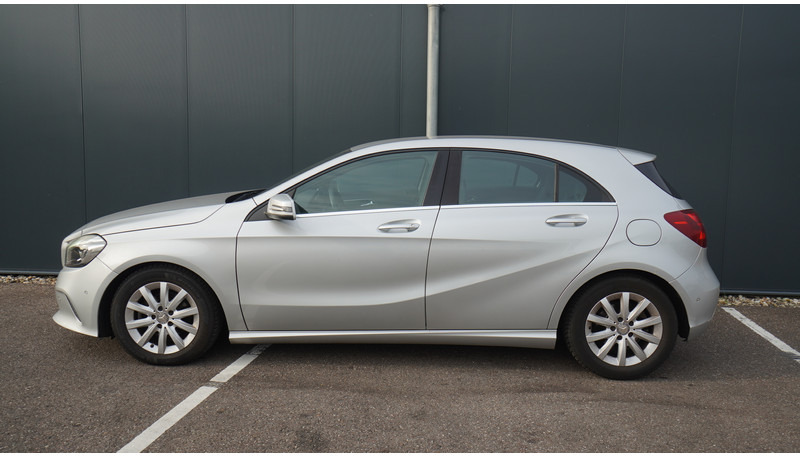 Mercedes-Benz A180d EURO6 - صغيرة, ميكروباص: صور 1 Mercedes-Benz A180d EURO6 - صغيرة, ميكروباص: صور 1