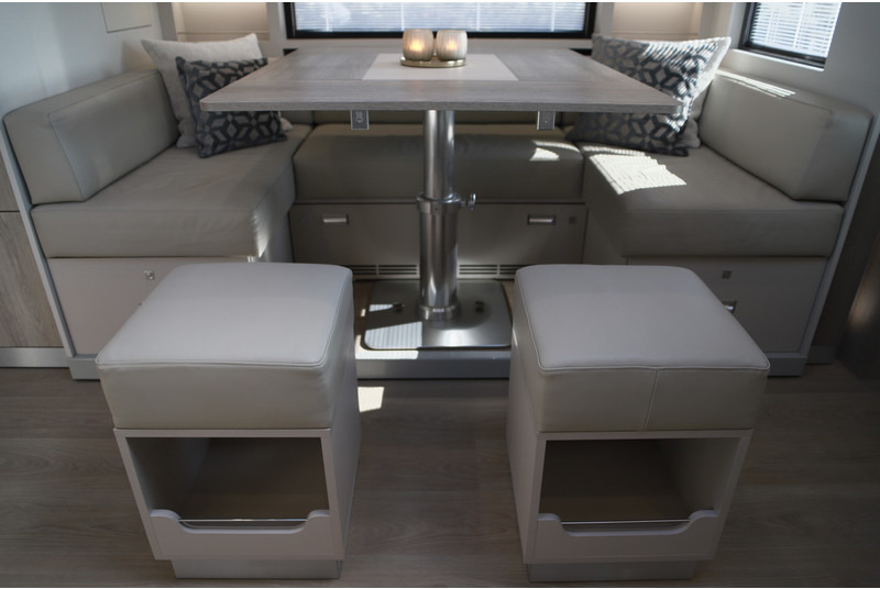 Mercedes-Benz ACTROS 2651 6X2 STX CAMPER POP-OUT MOTORHOME - منزل متنقل: صور 5 Mercedes-Benz ACTROS 2651 6X2 STX CAMPER POP-OUT MOTORHOME - منزل متنقل: صور 5