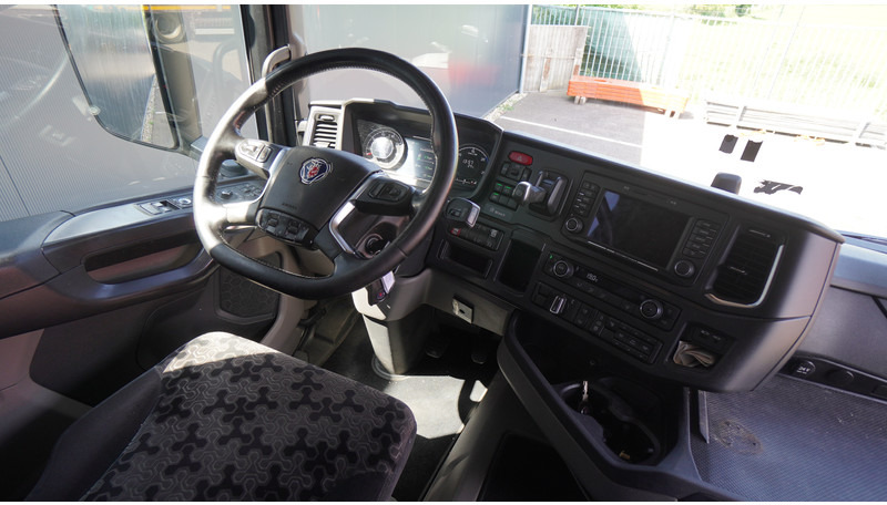 Scania R 410 LNG ADR 831.000KM RETARDER - شاحنة جرار: صور 5 Scania R 410 LNG ADR 831.000KM RETARDER - شاحنة جرار: صور 5