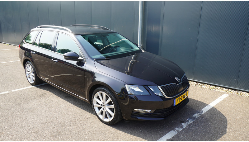 Škoda Octavia COMBI 1.6TDI DSG 85KW GREENTECH AMBITION BUSINESS - صغيرة, ميكروباص: صور 4 Škoda Octavia COMBI 1.6TDI DSG 85KW GREENTECH AMBITION BUSINESS - صغيرة, ميكروباص: صور 4