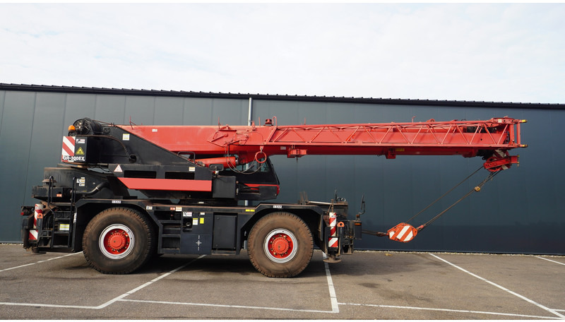 Tadano-Faun GR-300EX WITH JIB 4X4X4 ROUGH TERRAIN CRANE - شاحنة كرين: صور 2 Tadano-Faun GR-300EX WITH JIB 4X4X4 ROUGH TERRAIN CRANE - شاحنة كرين: صور 2