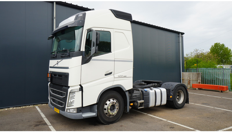 Volvo FH 420 ADR GLOBETROTTER EURO 6 769.000KM COMPRESSOR - شاحنة جرار: صور 3 Volvo FH 420 ADR GLOBETROTTER EURO 6 769.000KM COMPRESSOR - شاحنة جرار: صور 3