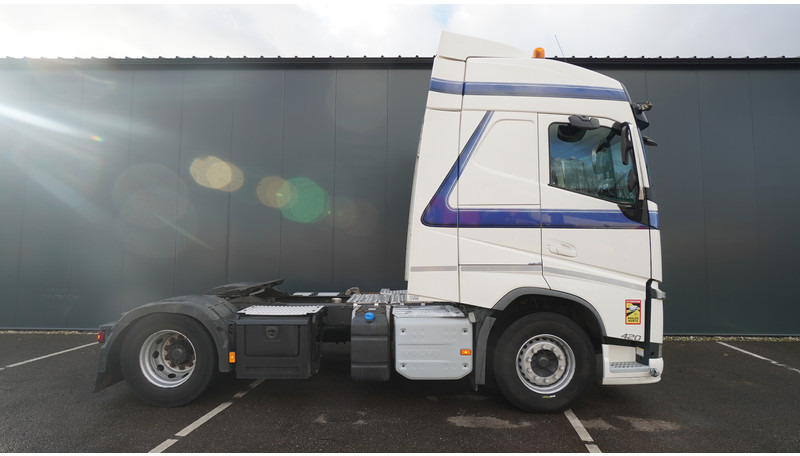 Volvo FH 420 EURO 6 GLOBETROTTER - شاحنة جرار: صور 2 Volvo FH 420 EURO 6 GLOBETROTTER - شاحنة جرار: صور 2
