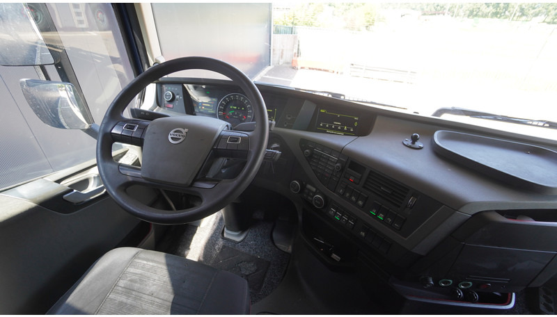 Volvo FH 460 EURO 6 GLOBETROTTER 592.000km - شاحنة جرار: صور 5 Volvo FH 460 EURO 6 GLOBETROTTER 592.000km - شاحنة جرار: صور 5