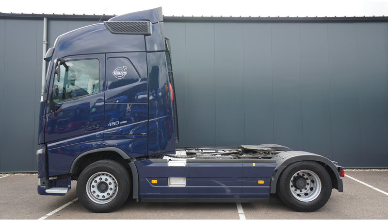 Volvo FH 460 EURO 6 GLOBETROTTER 647.000KM - شاحنة جرار: صور 1 Volvo FH 460 EURO 6 GLOBETROTTER 647.000KM - شاحنة جرار: صور 1