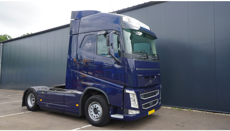 Volvo FH 460 GLOBETROTTER EURO 6 629.000KM - شاحنة جرار: صور 3 Volvo FH 460 GLOBETROTTER EURO 6 629.000KM - شاحنة جرار: صور 3