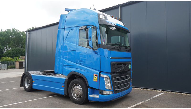 Volvo FH 460 LNG GLOBETROTTER TRUCK WITH 839.000KM - شاحنة جرار: صور 4 Volvo FH 460 LNG GLOBETROTTER TRUCK WITH 839.000KM - شاحنة جرار: صور 4