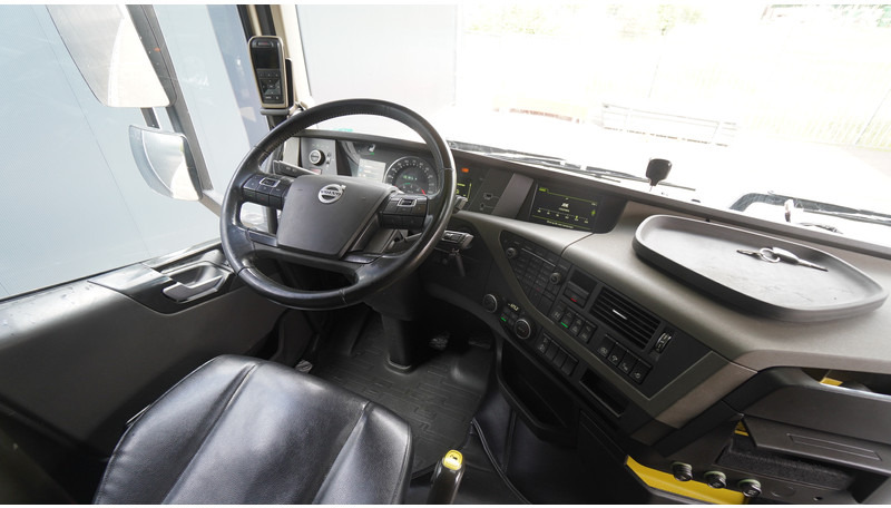 Volvo FH16 750 8X4 260T 683.000KM - شاحنة جرار: صور 5 Volvo FH16 750 8X4 260T 683.000KM - شاحنة جرار: صور 5