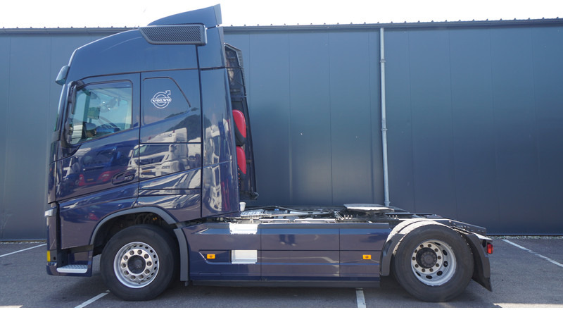Volvo FH460 EURO 6 GLOBETROTTER 833.000KM - شاحنة جرار: صور 1 Volvo FH460 EURO 6 GLOBETROTTER 833.000KM - شاحنة جرار: صور 1