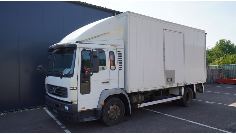 Volvo FL 6.220 CLOSED BOX 444.000KM MANUAL GEARBOX - بصندوق مغلق شاحنة: صور 3 Volvo FL 6.220 CLOSED BOX 444.000KM MANUAL GEARBOX - بصندوق مغلق شاحنة: صور 3