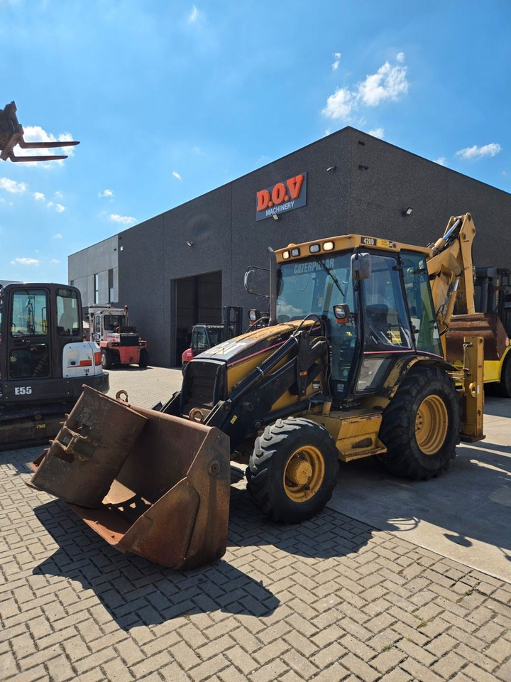 CAT 428D - حفار متعدد الاستخدام: صور 1 CAT 428D - حفار متعدد الاستخدام: صور 1
