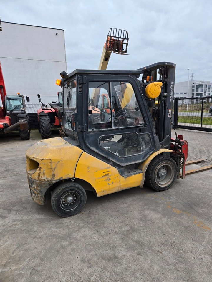 Komatsu FD30T-17 - رافعة شوكية ديزل: صور 5 Komatsu FD30T-17 - رافعة شوكية ديزل: صور 5