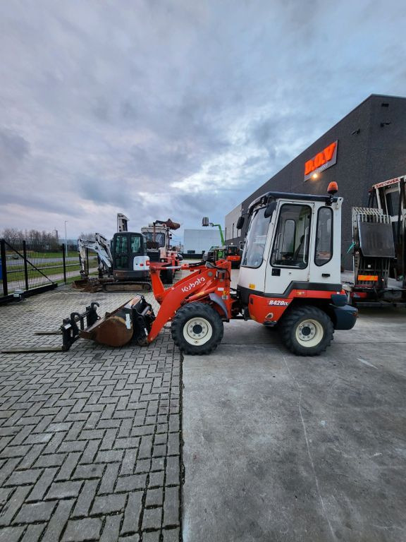Kubota R420 - اللودر بعجل: صور 2 Kubota R420 - اللودر بعجل: صور 2