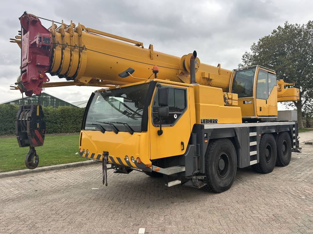 Liebherr LTM 1055-3.1  - رافعة لجميع التضاريس: صور 1 Liebherr LTM 1055-3.1  - رافعة لجميع التضاريس: صور 1