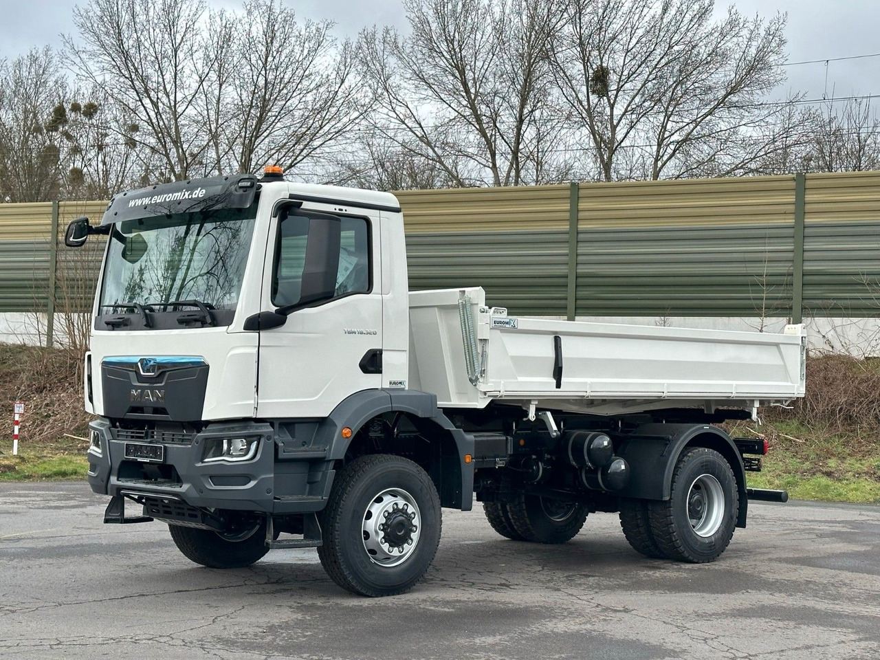 MAN TGM 18.320 4X4 Euro 6e Euromix 3-Seiten-Kipper - قلابات: صور 2 MAN TGM 18.320 4X4 Euro 6e Euromix 3-Seiten-Kipper - قلابات: صور 2