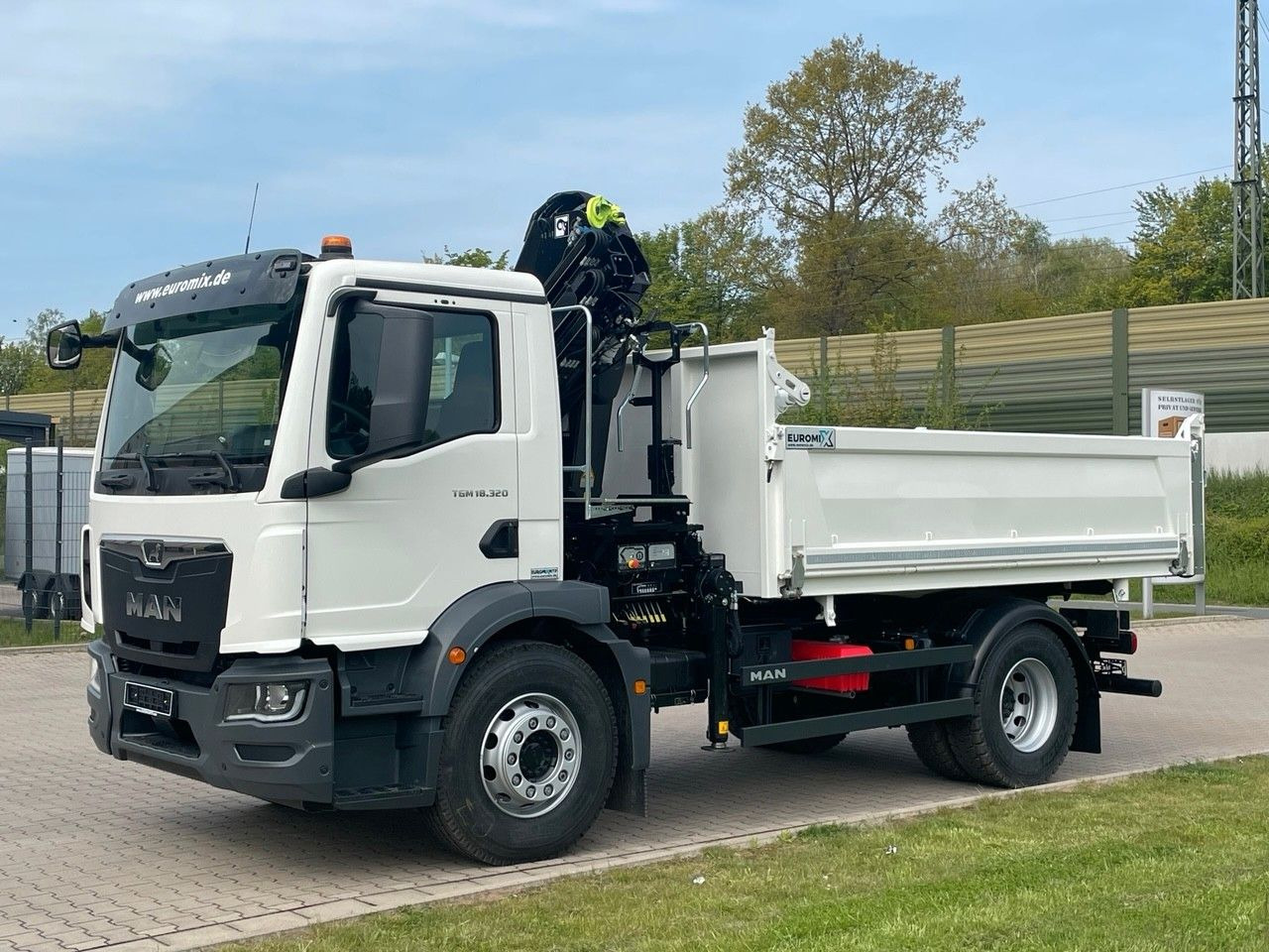MAN TGM 18.320 4x2 Euro6e Hiab X-HiDuo138DS-3Euromix - قلابات, شاحنة كرين: صور 1 MAN TGM 18.320 4x2 Euro6e Hiab X-HiDuo138DS-3Euromix - قلابات, شاحنة كرين: صور 1