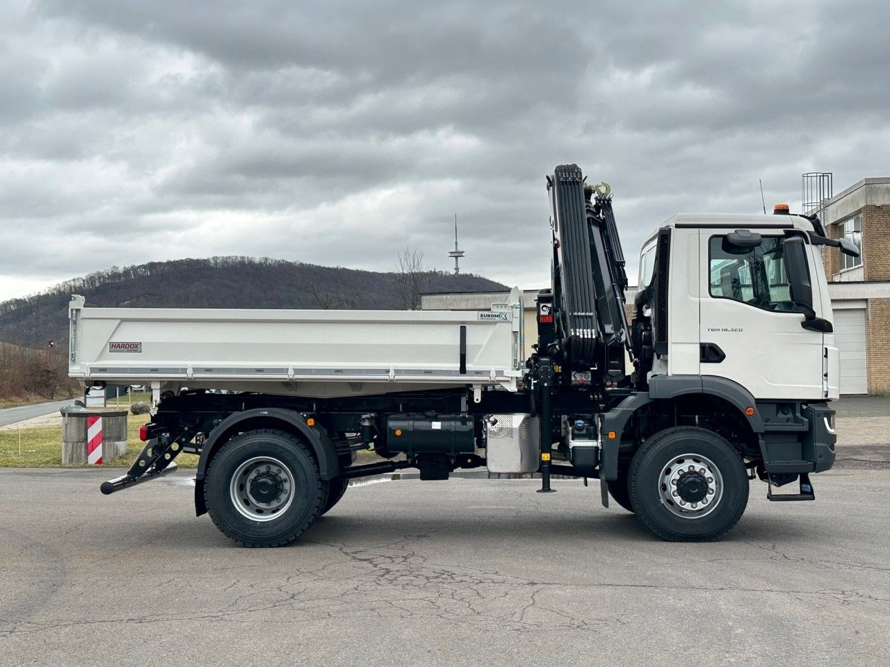MAN TGM 18.320 4x4 Euro6e Hiab X-HiDuo 138DS-3 - قلابات, شاحنة كرين: صور 4 MAN TGM 18.320 4x4 Euro6e Hiab X-HiDuo 138DS-3 - قلابات, شاحنة كرين: صور 4