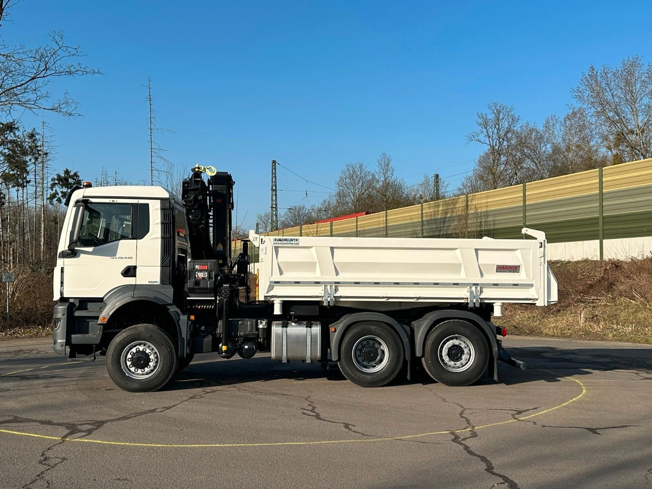 MAN TGS 28.440 6x4-4/3-Seiten- Kipper / Hiab 228-6 - قلابات, شاحنة كرين: صور 3 MAN TGS 28.440 6x4-4/3-Seiten- Kipper / Hiab 228-6 - قلابات, شاحنة كرين: صور 3