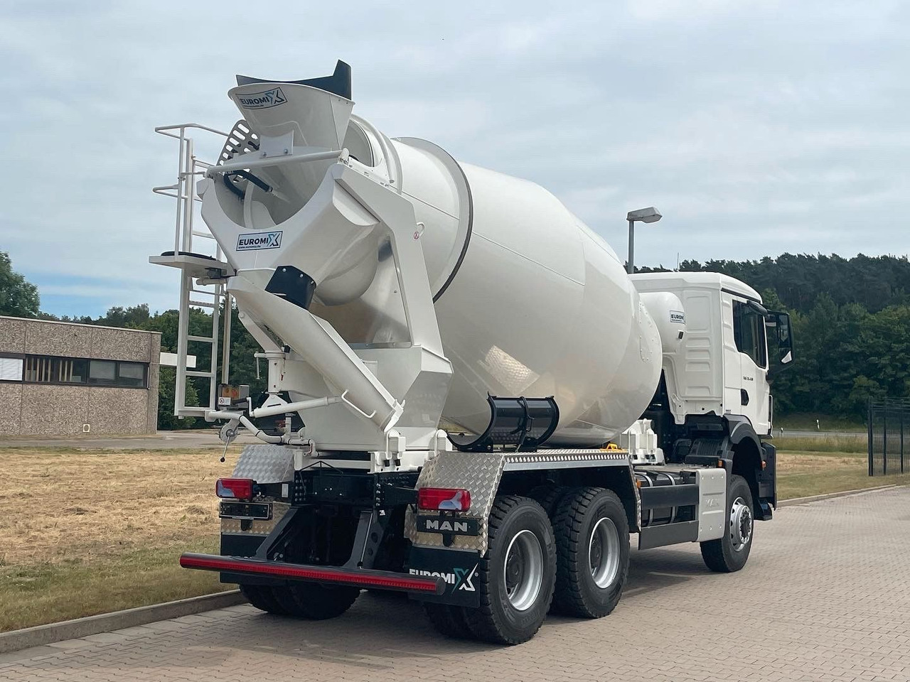 MAN TGS 33.440 6X4 / 6X6 /Euro6e EuromiX EM 8 - شاحنة خلاطة خرسانة: صور 5 MAN TGS 33.440 6X4 / 6X6 /Euro6e EuromiX EM 8 - شاحنة خلاطة خرسانة: صور 5