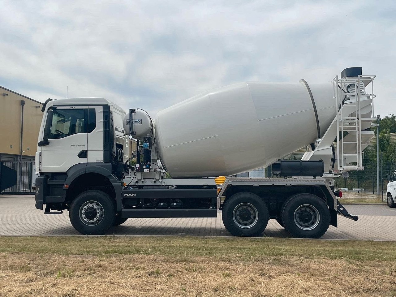 MAN TGS 33.440 / 6X6 Euro6e Euromix MTP EM 7 L - شاحنة خلاطة خرسانة: صور 4 MAN TGS 33.440 / 6X6 Euro6e Euromix MTP EM 7 L - شاحنة خلاطة خرسانة: صور 4