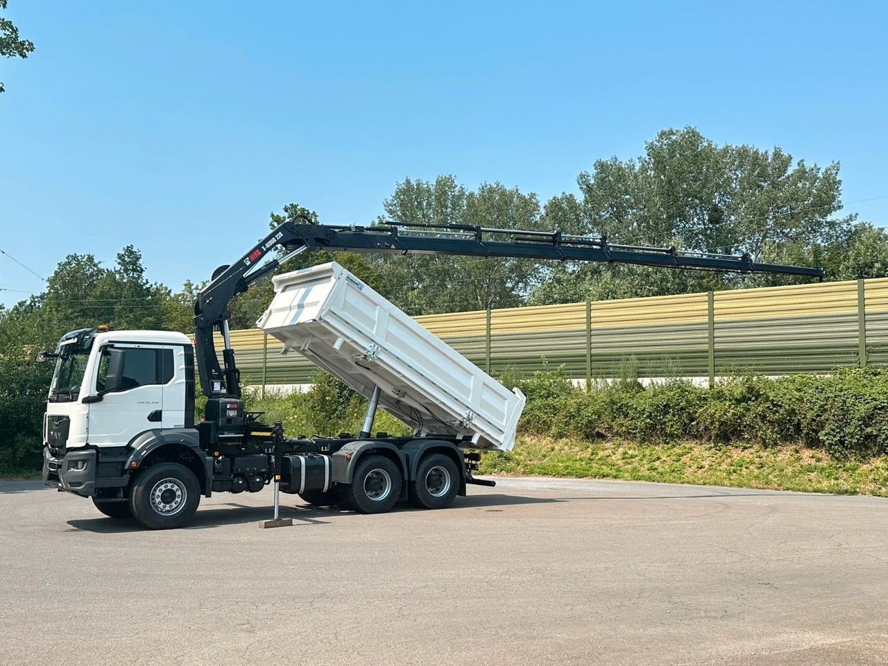 MAN TGS 33.440 6x4 /3-Seiten- Kipper / HIAB 228-6 - قلابات, شاحنة كرين: صور 3 MAN TGS 33.440 6x4 /3-Seiten- Kipper / HIAB 228-6 - قلابات, شاحنة كرين: صور 3
