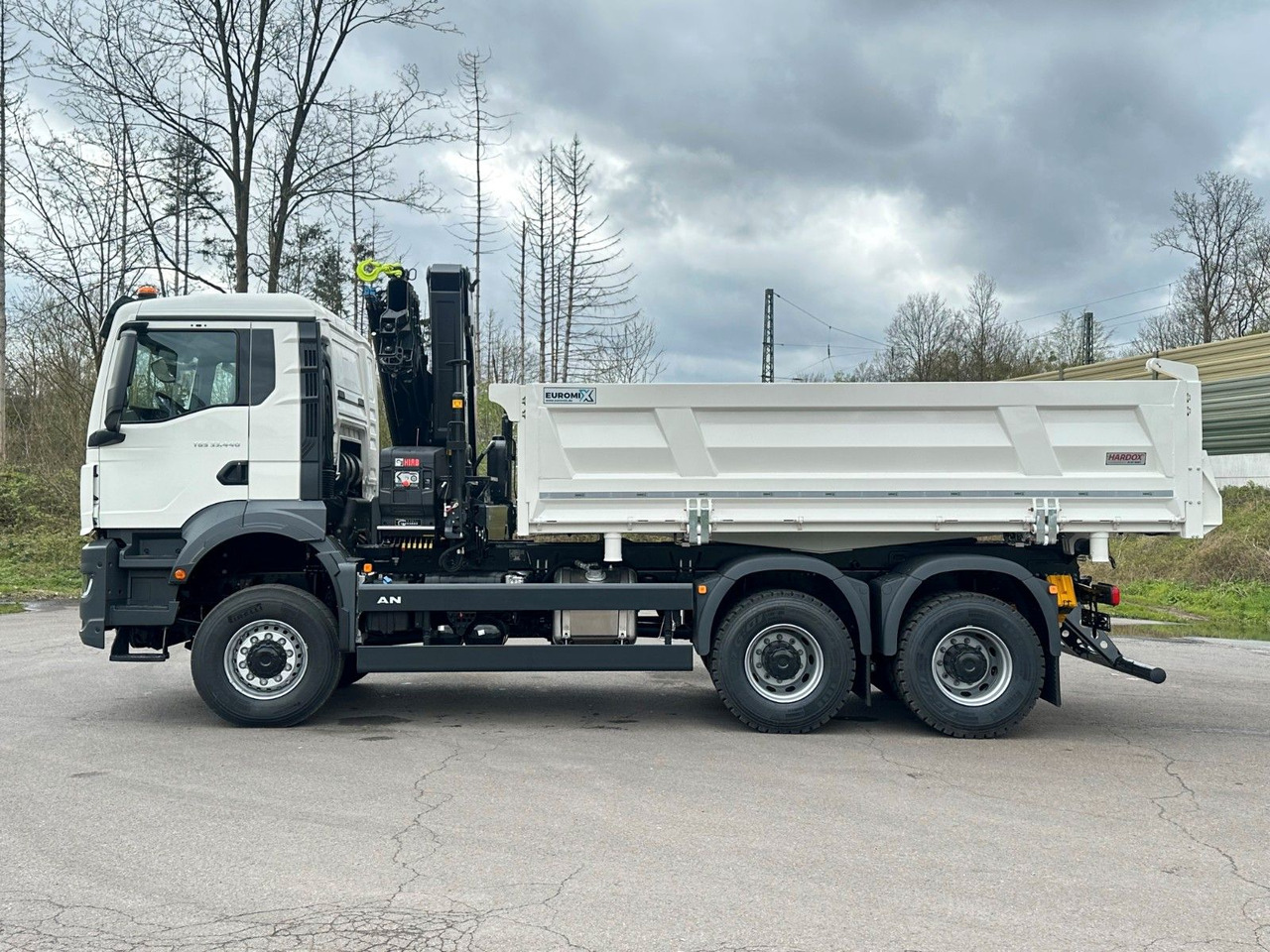 MAN TGS 33.440 6x6 /3-Seiten- Kipper / HIAB 228-4 - قلابات, شاحنة كرين: صور 4 MAN TGS 33.440 6x6 /3-Seiten- Kipper / HIAB 228-4 - قلابات, شاحنة كرين: صور 4