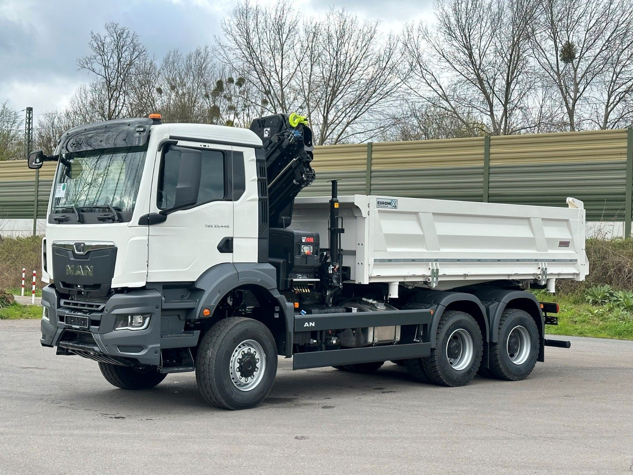 MAN TGS 33.440 6x6 /3-Seiten- Kipper / HIAB 228-4 - قلابات, شاحنة كرين: صور 3 MAN TGS 33.440 6x6 /3-Seiten- Kipper / HIAB 228-4 - قلابات, شاحنة كرين: صور 3
