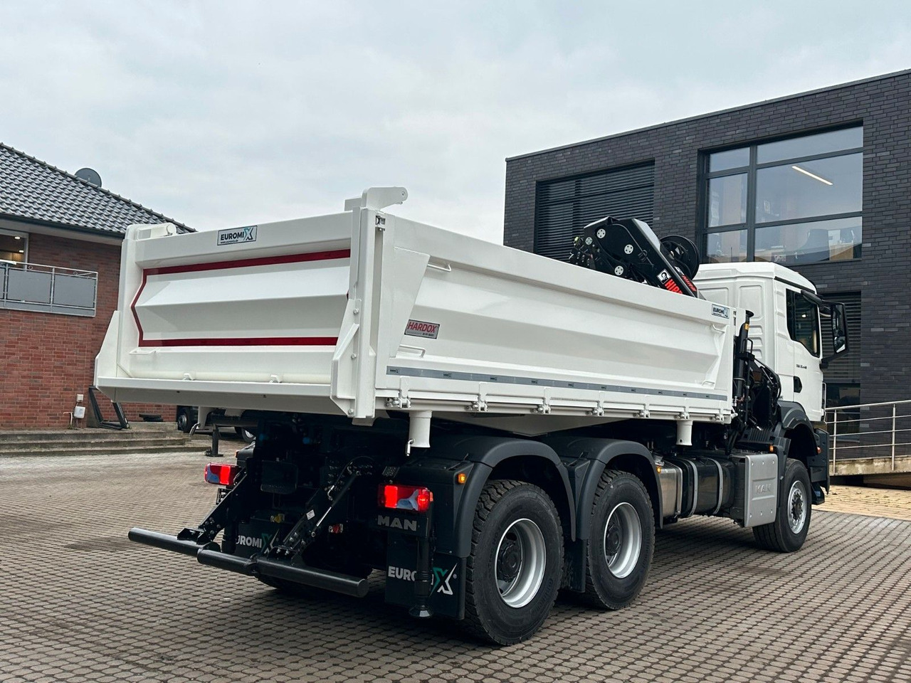 MAN TGS 33.440 6x6 /3-Seiten- Kipper / Kran HIAB 302 - قلابات, شاحنة كرين: صور 5 MAN TGS 33.440 6x6 /3-Seiten- Kipper / Kran HIAB 302 - قلابات, شاحنة كرين: صور 5