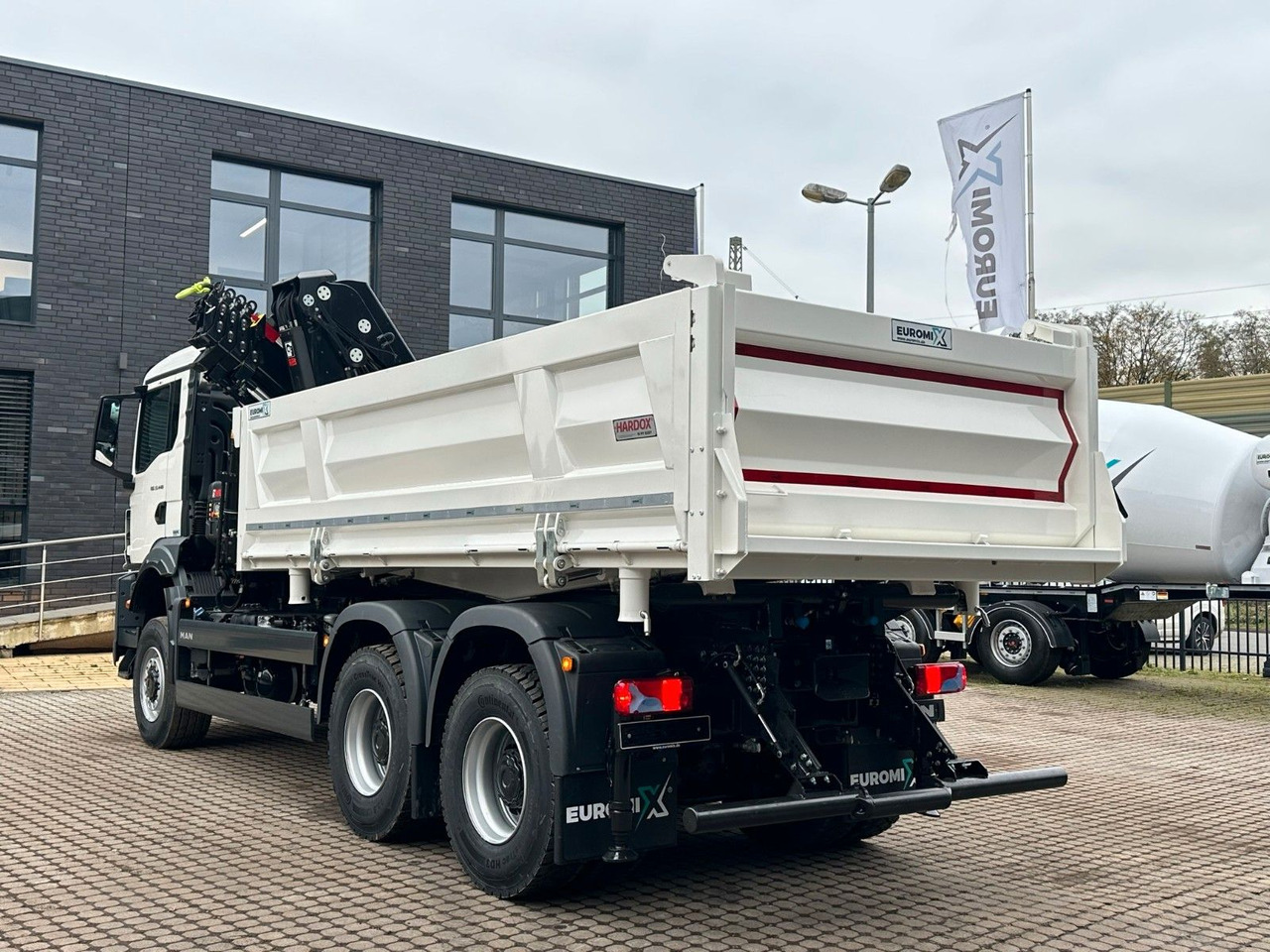 MAN TGS 33.440 6x6 /3-Seiten- Kipper / Kran HIAB 302 - قلابات, شاحنة كرين: صور 4 MAN TGS 33.440 6x6 /3-Seiten- Kipper / Kran HIAB 302 - قلابات, شاحنة كرين: صور 4