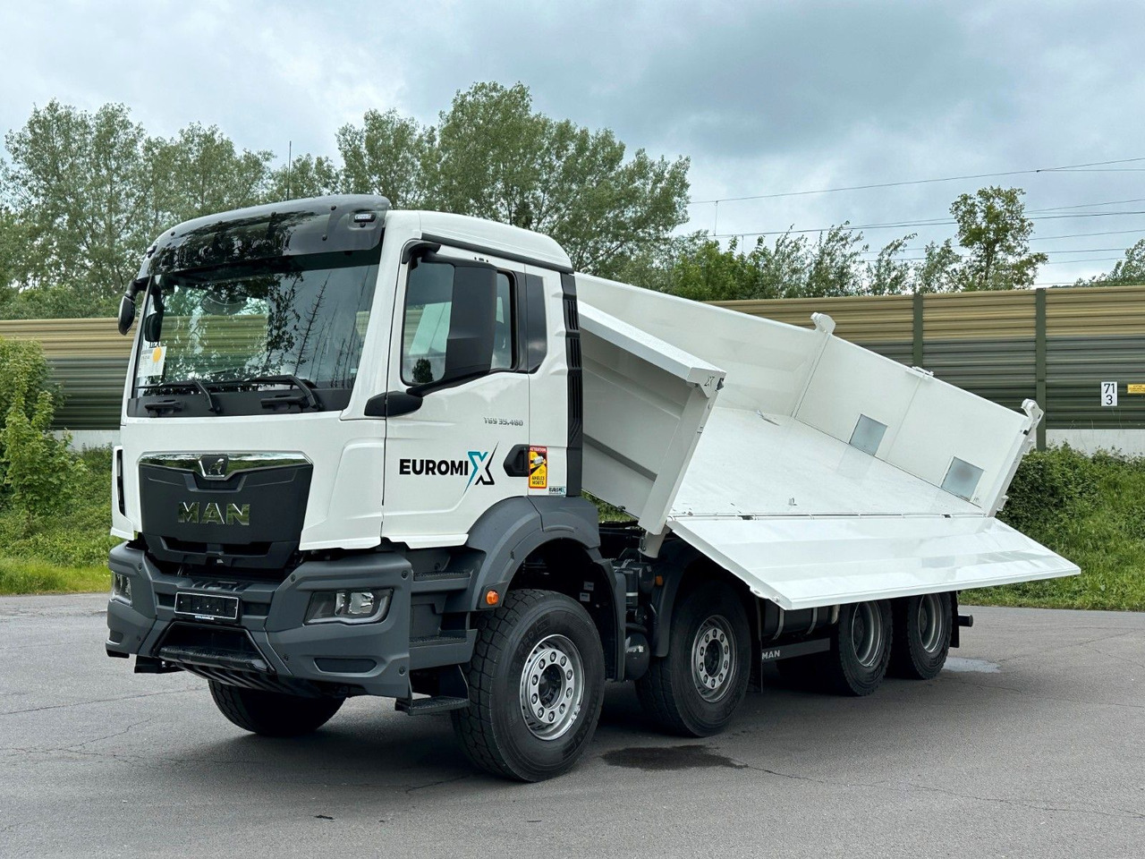 MAN TGS 35.480 8x4 EuromixMTP 2-Seiten-Kipper - قلابات: صور 1 MAN TGS 35.480 8x4 EuromixMTP 2-Seiten-Kipper - قلابات: صور 1