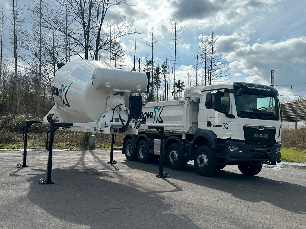 MAN TGS 41.440 8x4 WECHSELSYSTEM KIPPER+MISCHER - شاحنة خلاطة خرسانة: صور 1 MAN TGS 41.440 8x4 WECHSELSYSTEM KIPPER+MISCHER - شاحنة خلاطة خرسانة: صور 1