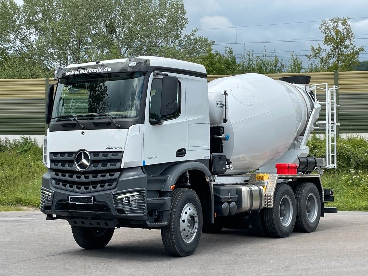 Mercedes-Benz 3348 6X4 Arcos 5 EuromixMTP EM 9 R - شاحنة خلاطة خرسانة: صور 1 Mercedes-Benz 3348 6X4 Arcos 5 EuromixMTP EM 9 R - شاحنة خلاطة خرسانة: صور 1