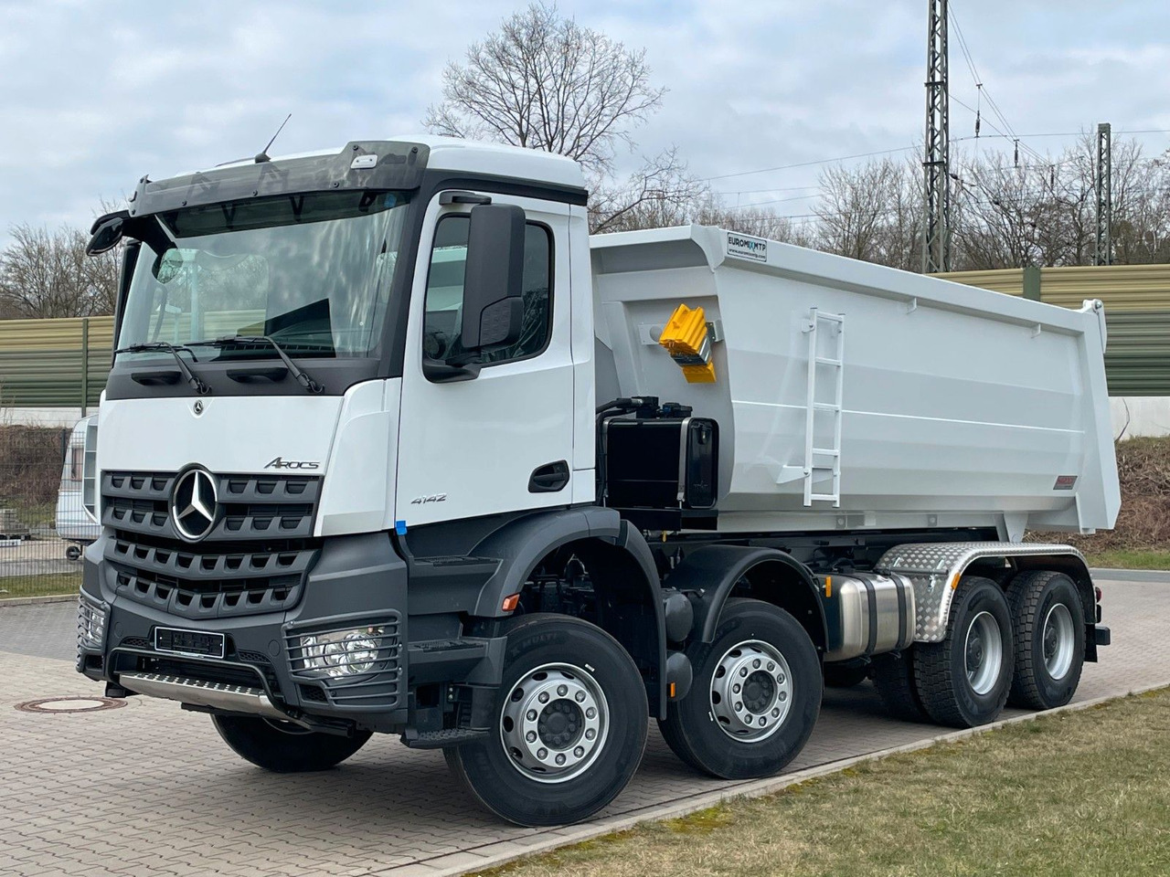 Mercedes-Benz 4142 8X4 Mulden- Kipper - EuromixMTP - قلابات: صور 2 Mercedes-Benz 4142 8X4 Mulden- Kipper - EuromixMTP - قلابات: صور 2