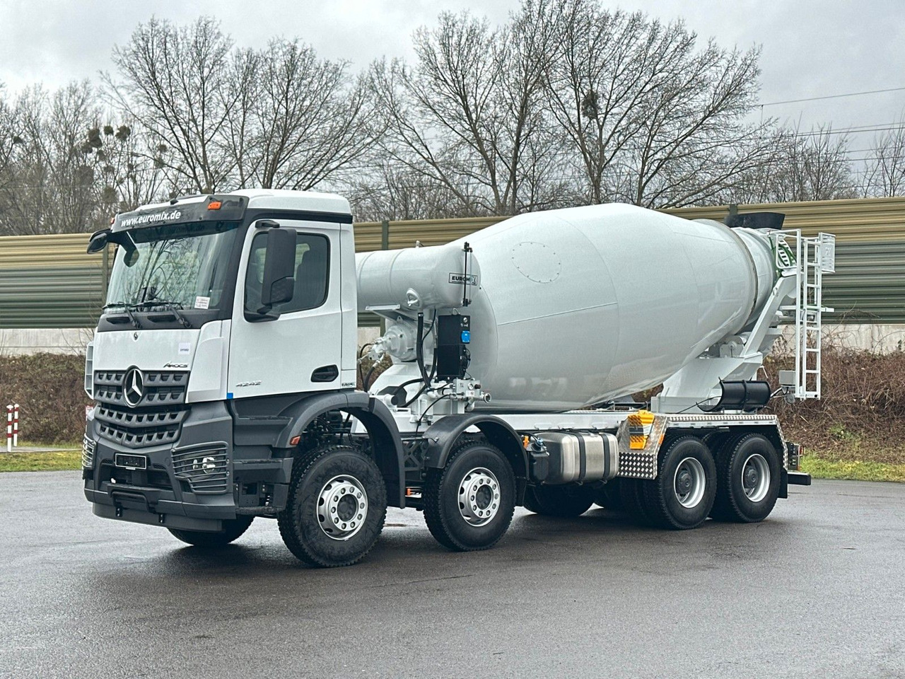 Mercedes-Benz AROCS 5 4242 8x4 Euro5 EuromixMTP EM 12m R - شاحنة خلاطة خرسانة: صور 3 Mercedes-Benz AROCS 5 4242 8x4 Euro5 EuromixMTP EM 12m R - شاحنة خلاطة خرسانة: صور 3