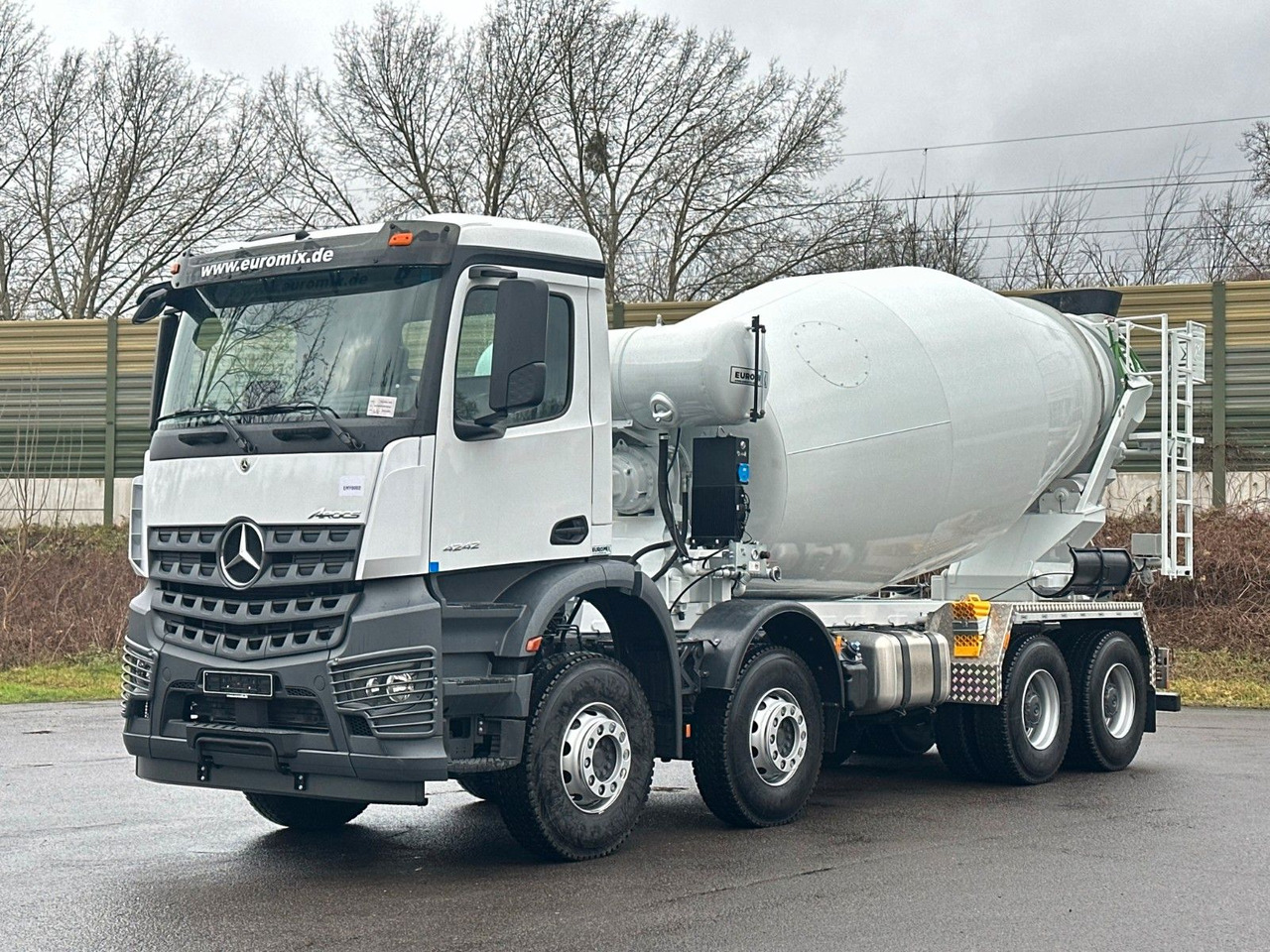 Mercedes-Benz AROCS 5 4242 8x4 Euro5 EuromixMTP EM 12m R - شاحنة خلاطة خرسانة: صور 1 Mercedes-Benz AROCS 5 4242 8x4 Euro5 EuromixMTP EM 12m R - شاحنة خلاطة خرسانة: صور 1