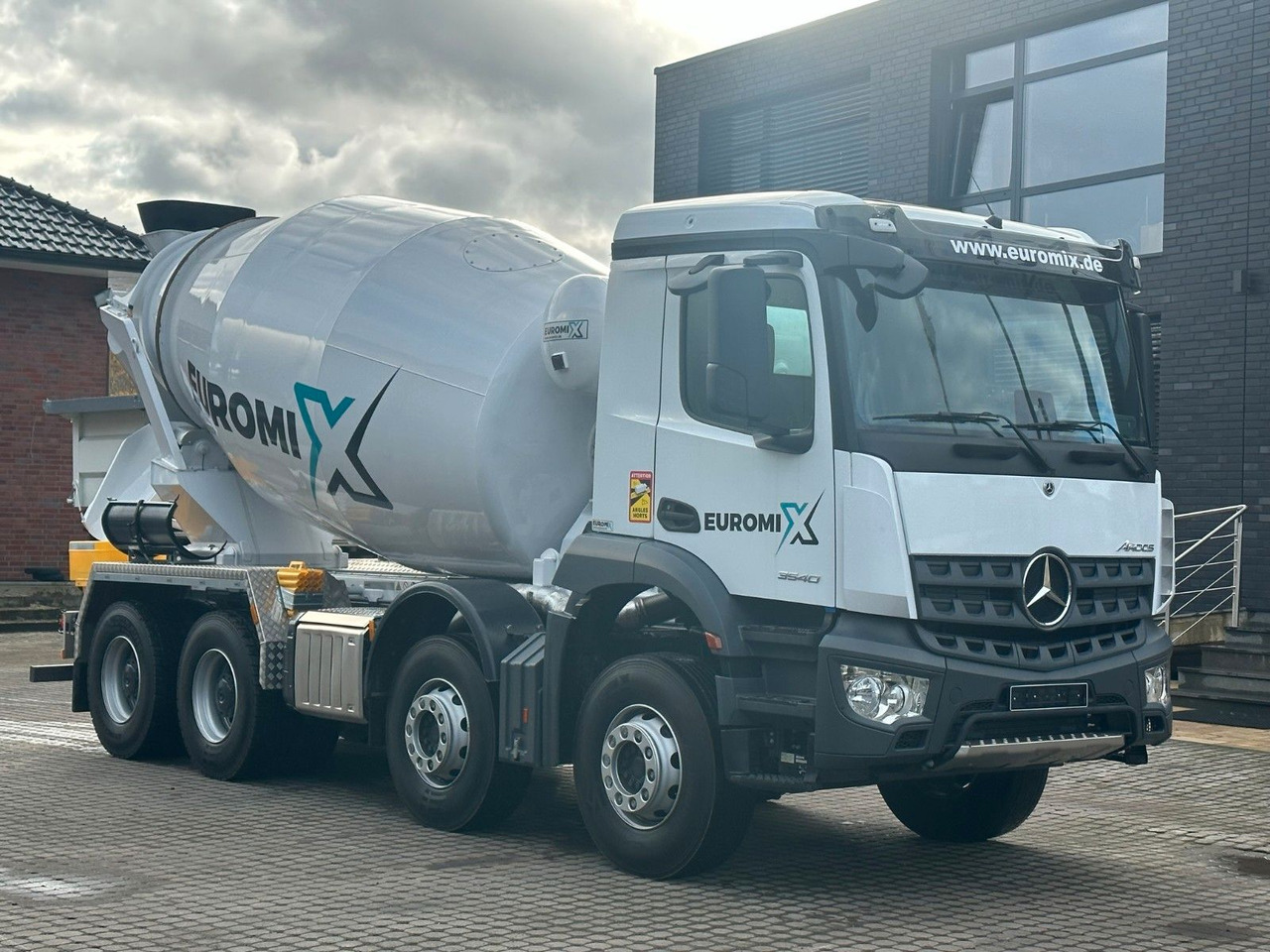تأجير  Mercedes-Benz Arocs  5  3540 8x4 EURO 6e EuromixMTP EM 9  L Mercedes-Benz Arocs  5  3540 8x4 EURO 6e EuromixMTP EM 9  L: صور 9