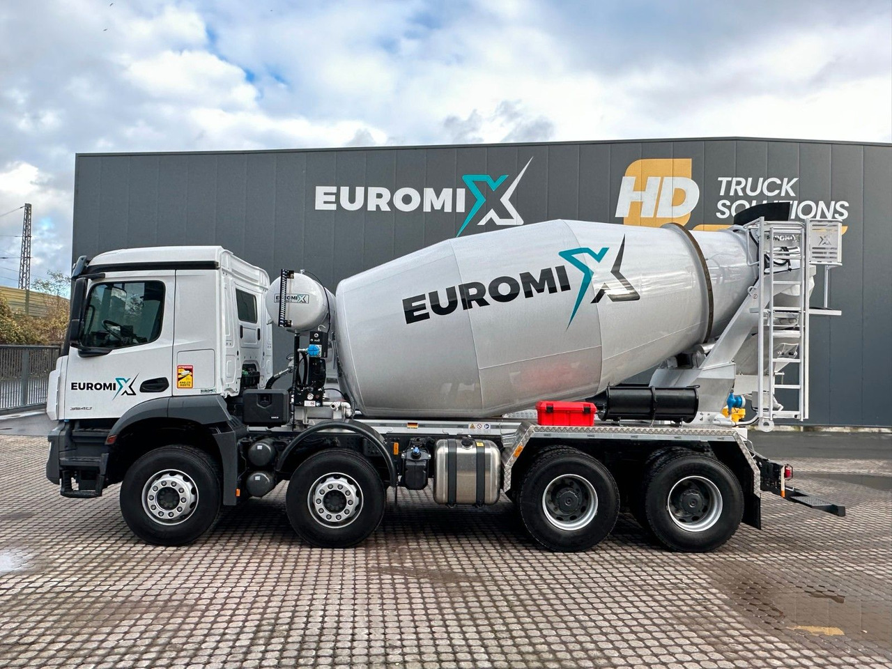 Mercedes-Benz Arocs 5 3540 8x4 EURO 6e EuromixMTP EM 9 L - شاحنة خلاطة خرسانة: صور 3 Mercedes-Benz Arocs 5 3540 8x4 EURO 6e EuromixMTP EM 9 L - شاحنة خلاطة خرسانة: صور 3