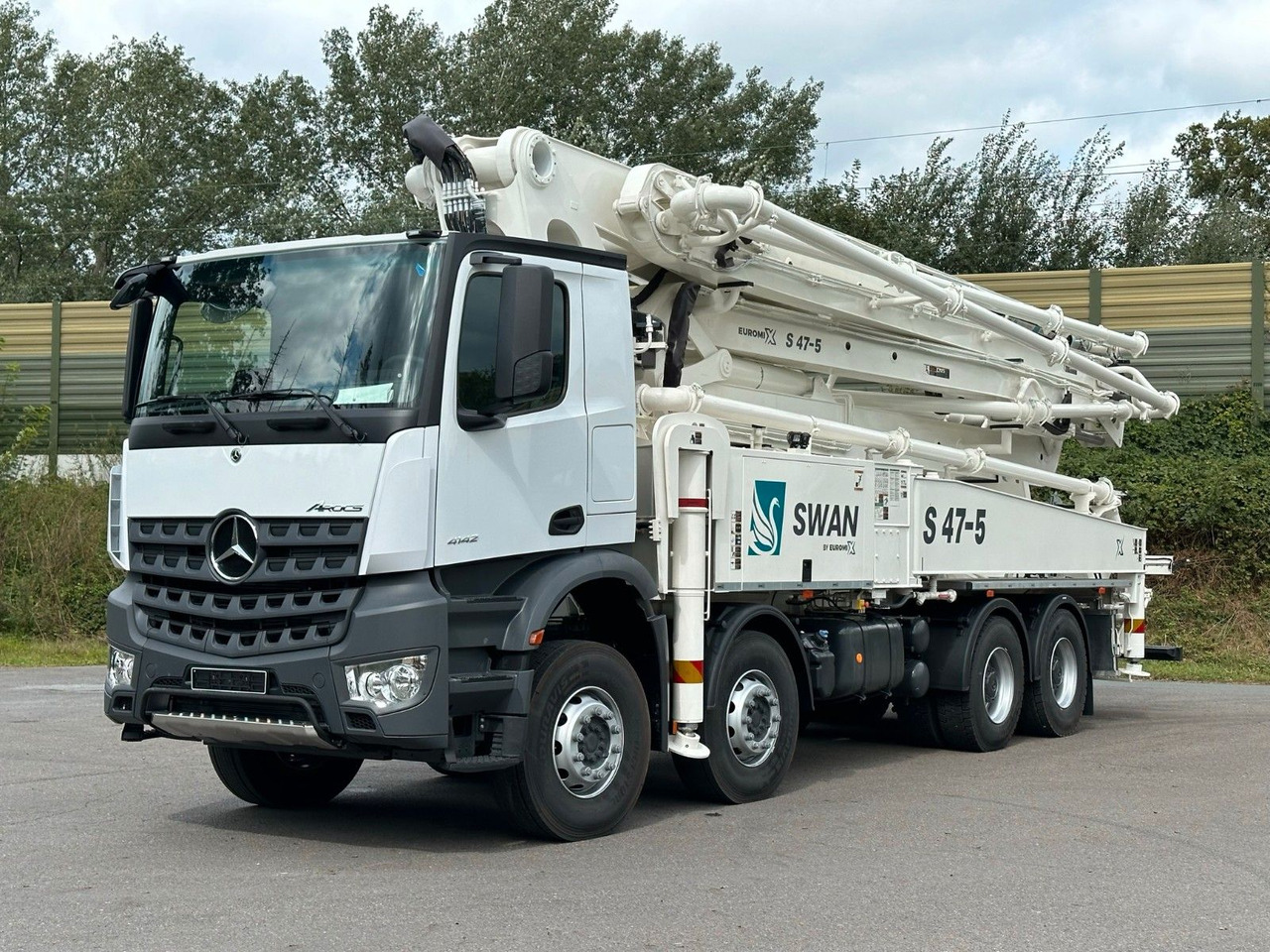 Mercedes-Benz Arocs 5 4142 8x4 SWAN TSP 47-5 160RZ ( 47m ) - شاحنة خلاطة خرسانة: صور 2 Mercedes-Benz Arocs 5 4142 8x4 SWAN TSP 47-5 160RZ ( 47m ) - شاحنة خلاطة خرسانة: صور 2