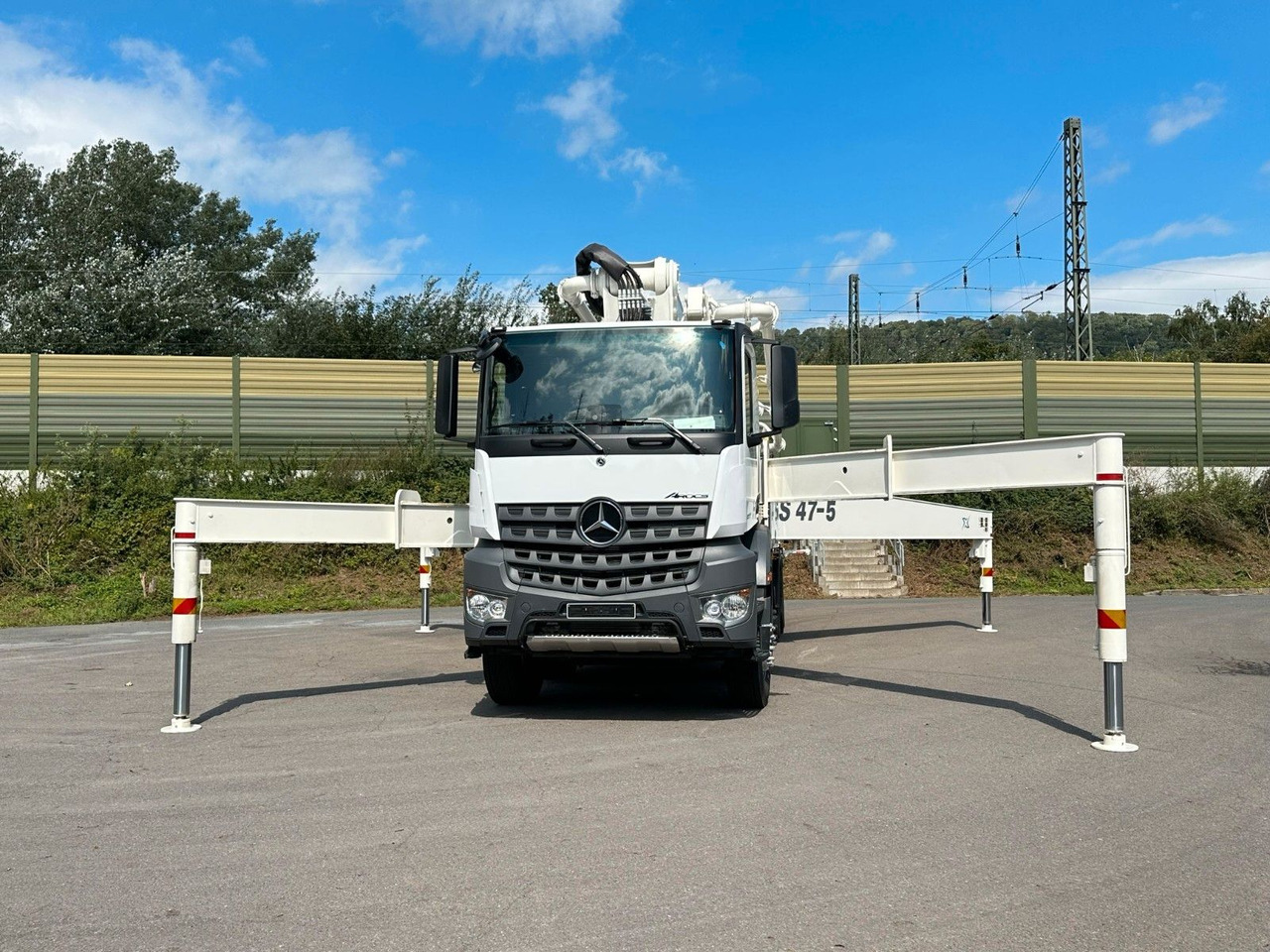 شاحنة خلاطة خرسانة Mercedes-Benz Arocs 5 4142  8x4 SWAN TSP 47-5 160RZ ( 47m ): صور 12
