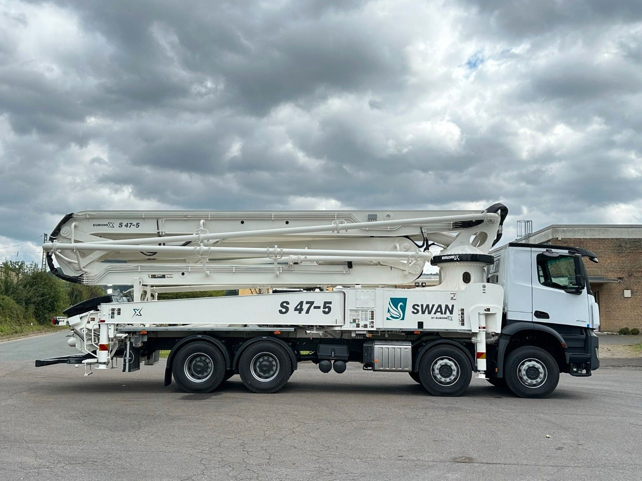 شاحنة خلاطة خرسانة Mercedes-Benz Arocs 5 4142  8x4 SWAN TSP 47-5 160RZ ( 47m ): صور 9