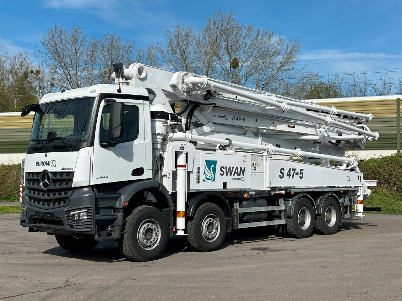 Mercedes-Benz Arocs 5 4542 8x4 SWAN TSP 47-5 160RZ ( 47m ) - شاحنة خلاطة خرسانة: صور 3 Mercedes-Benz Arocs 5 4542 8x4 SWAN TSP 47-5 160RZ ( 47m ) - شاحنة خلاطة خرسانة: صور 3