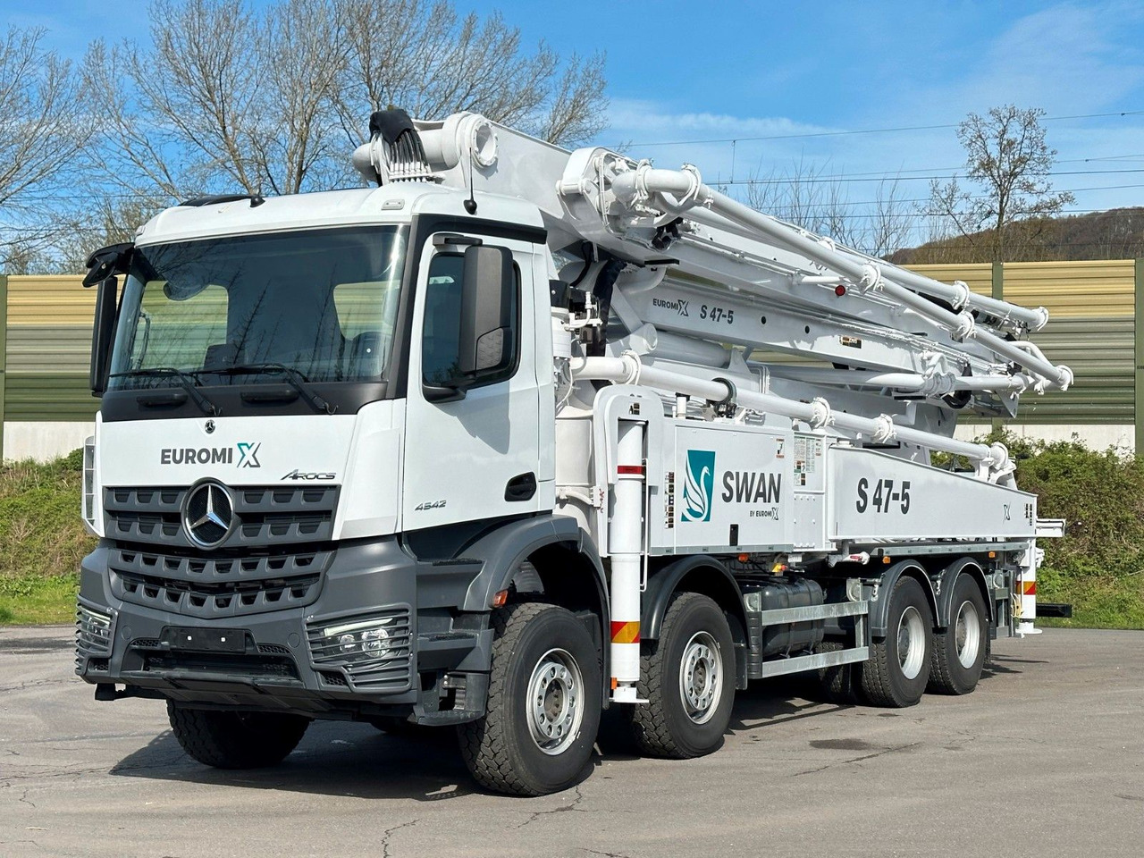 Mercedes-Benz Arocs 5 4542 8x4 SWAN TSP 47-5 160RZ ( 47m ) - شاحنة خلاطة خرسانة: صور 2 Mercedes-Benz Arocs 5 4542 8x4 SWAN TSP 47-5 160RZ ( 47m ) - شاحنة خلاطة خرسانة: صور 2