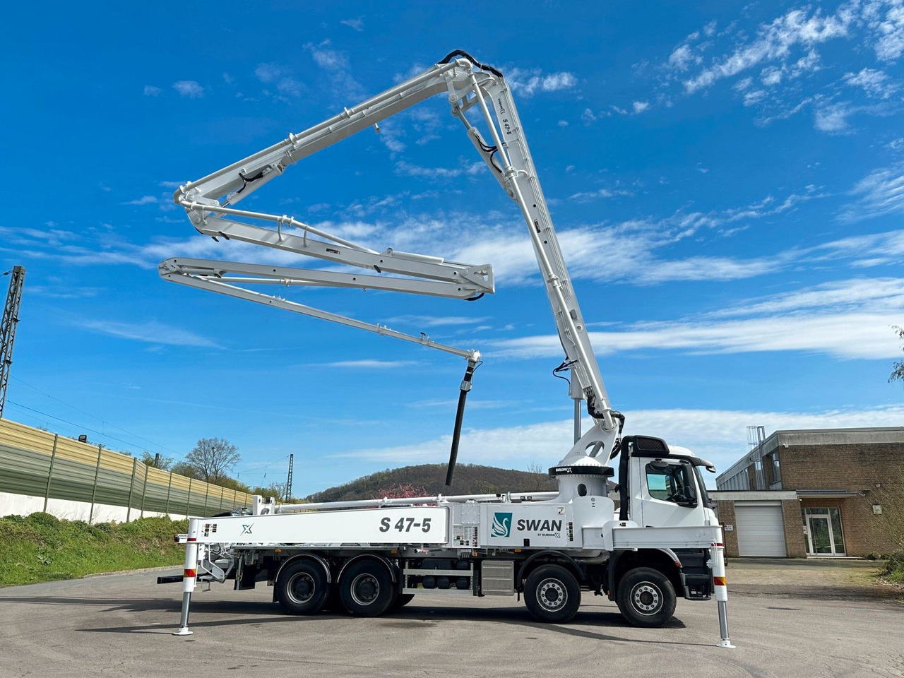 Mercedes-Benz Arocs 5 4542 8x4 SWAN TSP 47-5 160RZ ( 47m ) - مضخة خرسانة: صور 2 Mercedes-Benz Arocs 5 4542 8x4 SWAN TSP 47-5 160RZ ( 47m ) - مضخة خرسانة: صور 2