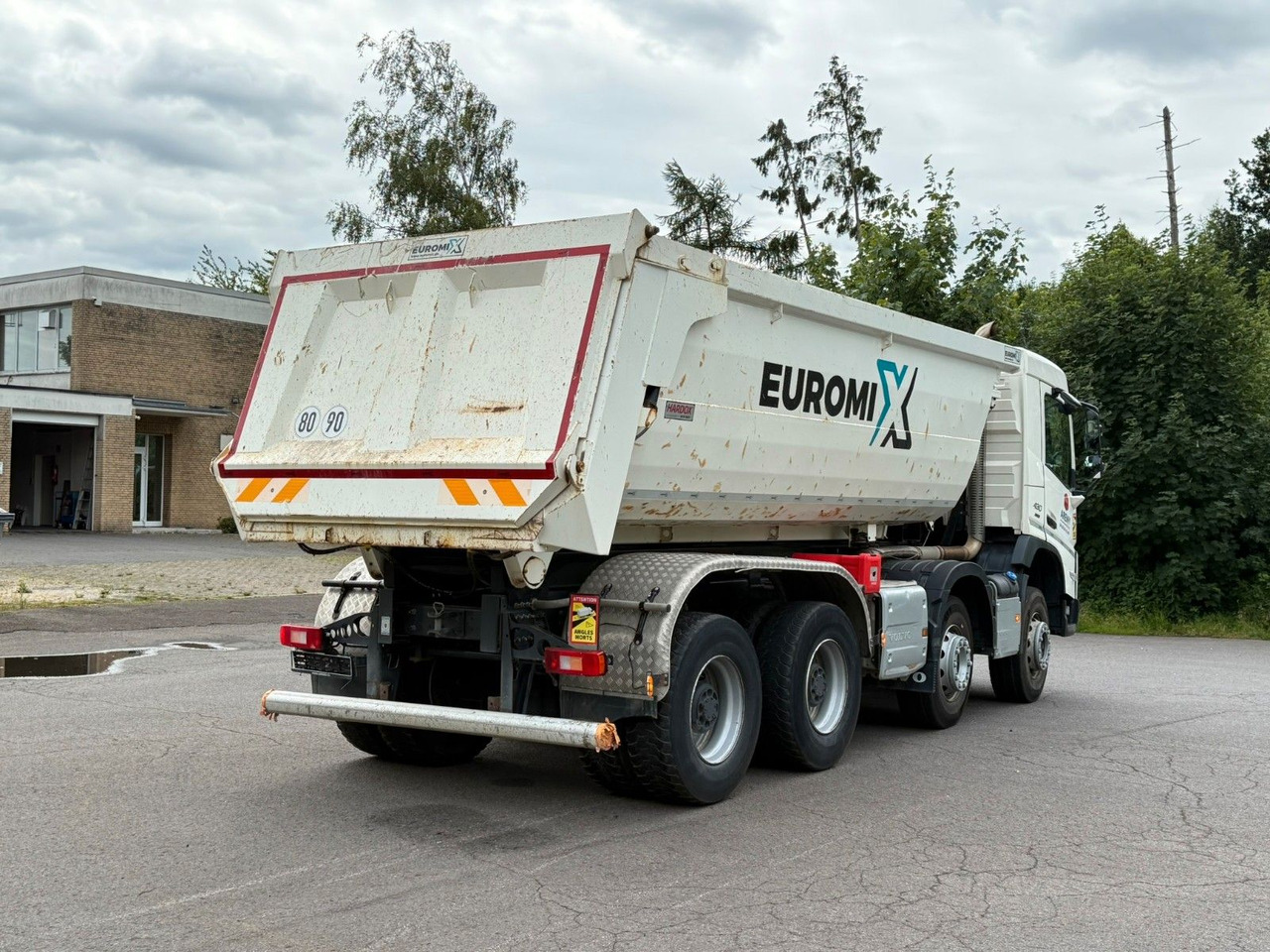 Volvo FMX 430 8X4 EuromixMTP 16m³ Hydraulische Klappe - قلابات: صور 5 Volvo FMX 430 8X4 EuromixMTP 16m³ Hydraulische Klappe - قلابات: صور 5