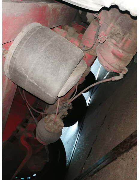 Curtain semi-trailer with used aboveground 2700 &4850L tanks Gas, Gaz, LPG, GPL, Propane, Butane tank ID 8.370 - نصف مقطورة صهريج: صور 4 Curtain semi-trailer with used aboveground 2700 &4850L tanks Gas, Gaz, LPG, GPL, Propane, Butane tank ID 8.370 - نصف مقطورة صهريج: صور 4